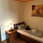 Lindenhof بيت ضيافة 3*